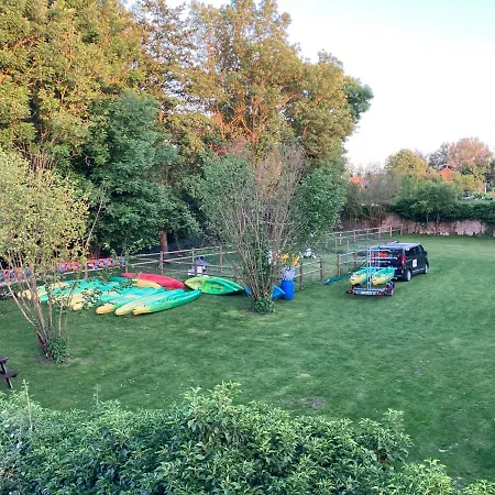 Сasa de vacaciones Gite Les Galinettes Au Bord De La Riviere Crécy-sur-Serre